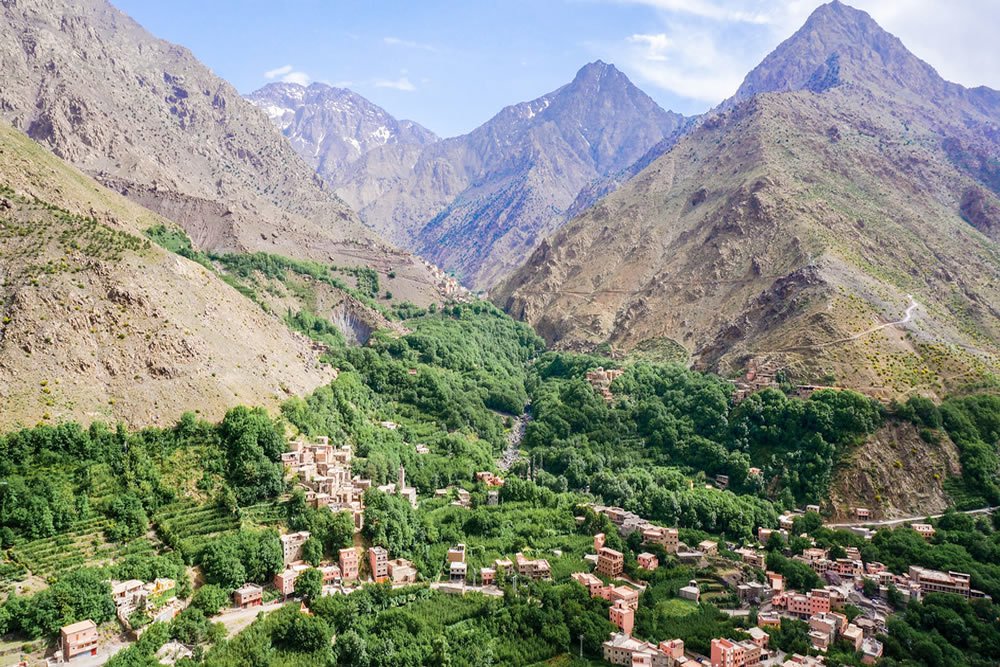 Tourists happy in atlas mountains